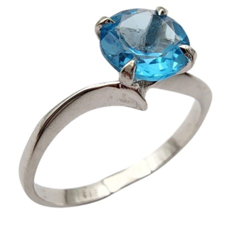 1.01 קראט בלו טופז מהמם בטבעת זהב לבן  14 קראט