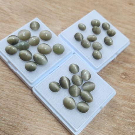 עין החתול טבעי Cat's-eye קוורץ  יפיפיות לברכה סגולה ידועה  ושיבוץ. המחיר ליחידה