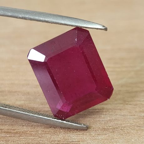 8.17 קראט רובי אמיתי גלס מטופל ליטוש אמרלד דם יונה