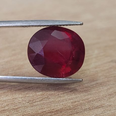 11.67 קראט רובי אמיתי מטופל נקיון גלס צבע מהמם דם יונה ליטוש אובל