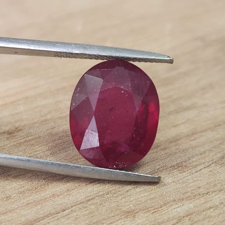 9.70 קראט רובי אמיתי גלס מטופל בצורת אובל לשיבוץ