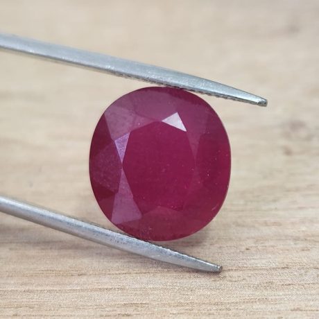 9.97 קראט רובי אמיתי מטופל דם יונה ליטוש אובל