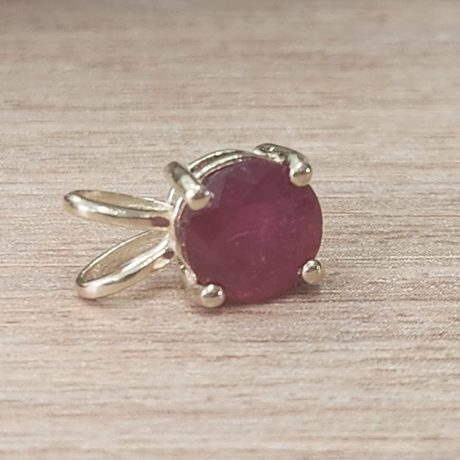 2.05 קראט רובי אודם אמיתי גלס מטופל צבע אדום בזהב 14 קראט