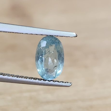 0.88 קראט אקוומרין בליטוש אובל גוון מהמם