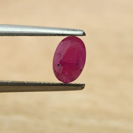 0.51 קראט רובי אמיתי לשיבוץ בצורת אובל