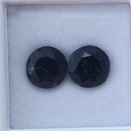 4.82 קראט  זוג ספיר שחור לשיבוץ 8 ממ